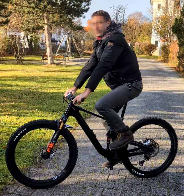 2025-11-15 Rad zu klein.jpg