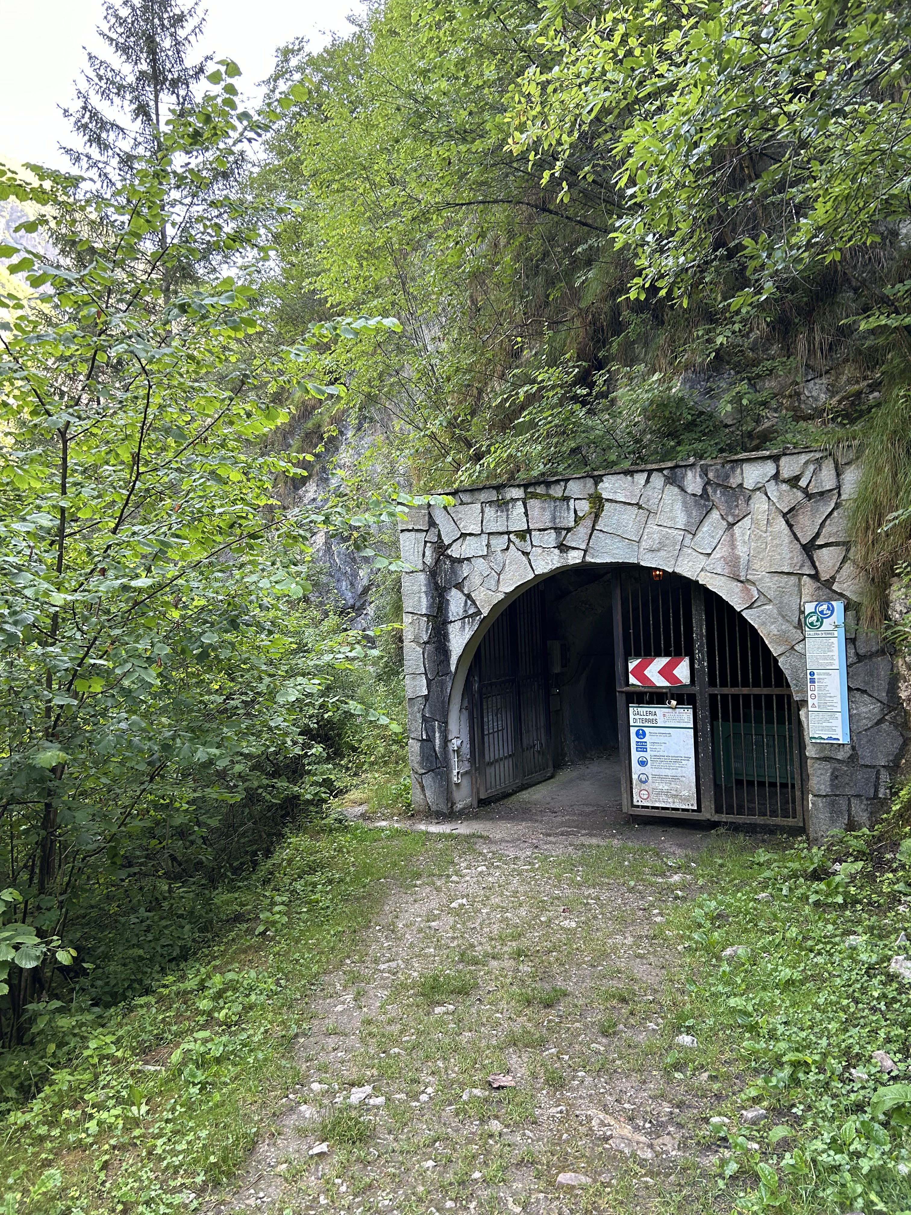 5. Etappe - Der Tunnel1.JPG