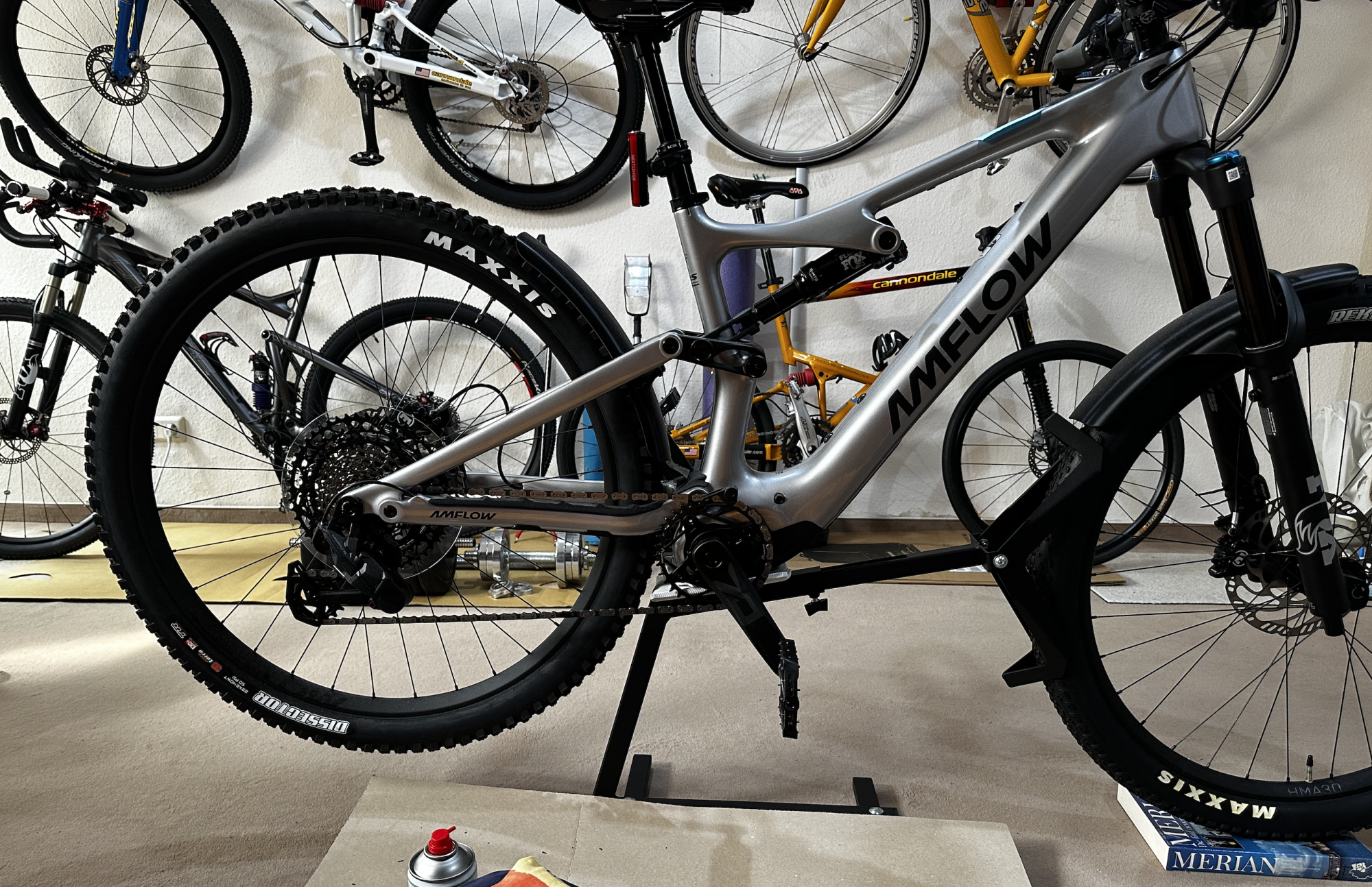 Fahrradstnder fr E-Bikes mit Mittelmotor | eMTB-News.de - das Forum rund  um e-Mountainbikes