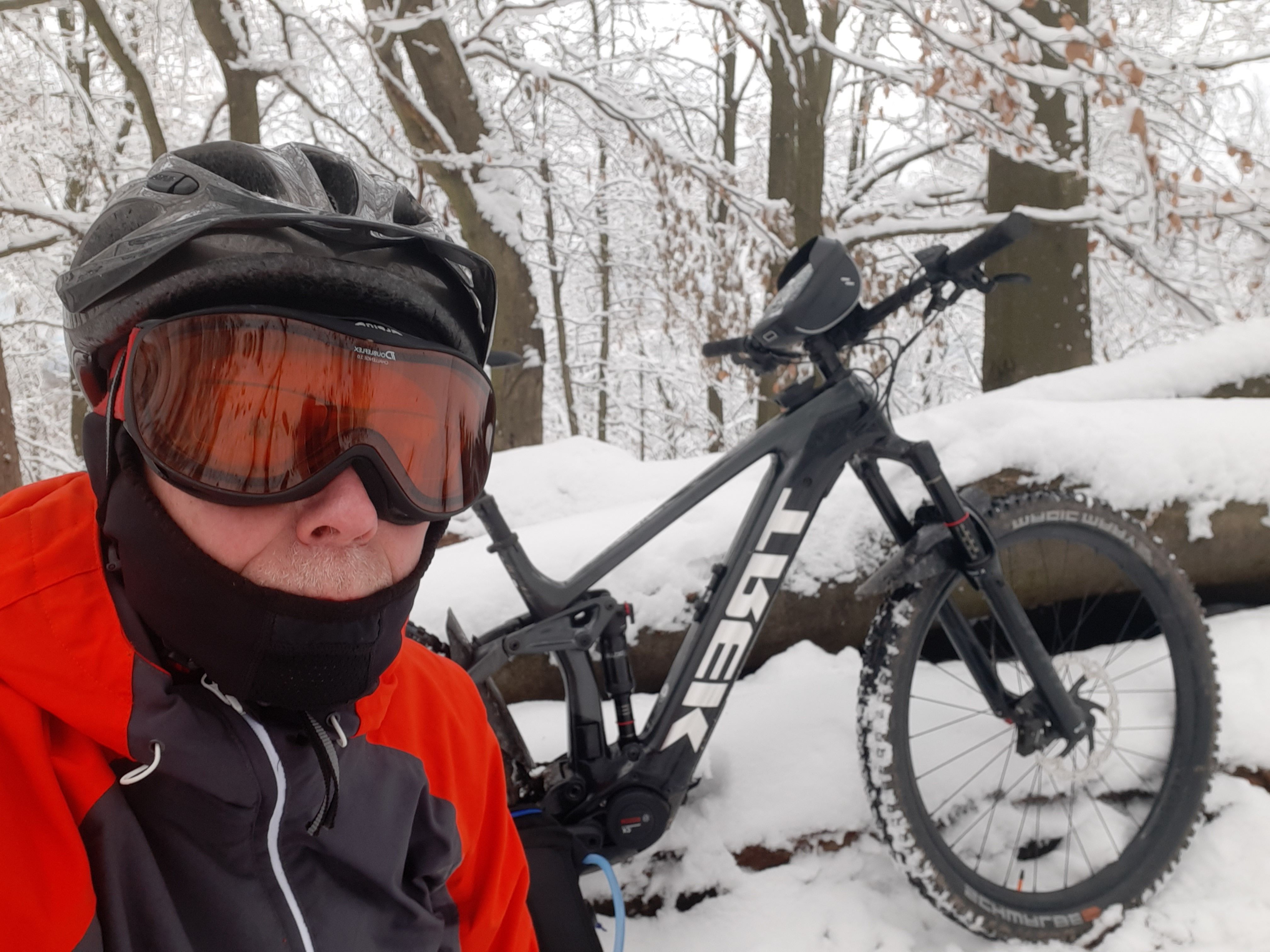 Brille im Schnee.jpg