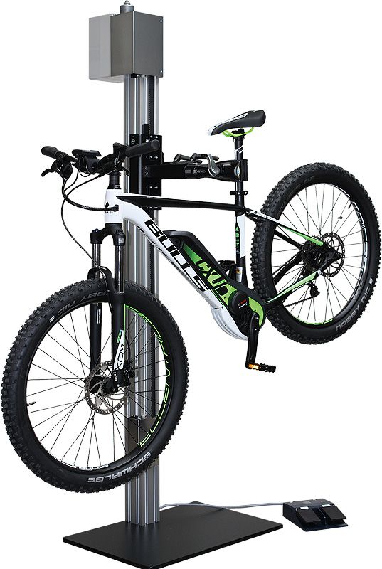 reifig_fahrradmontagestaender_vario_e_action2.jpg
