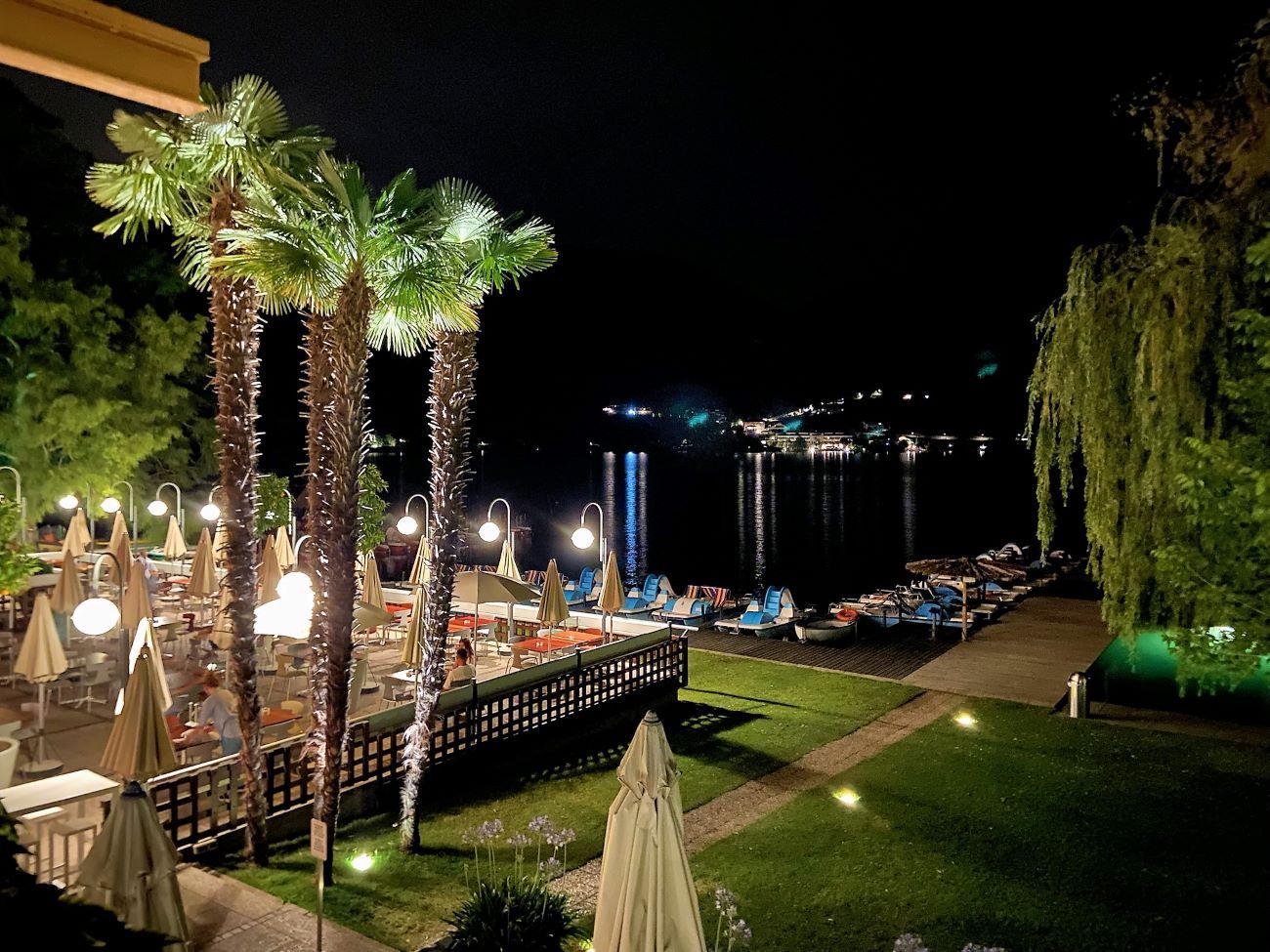 Restaurant-nacht.jpg