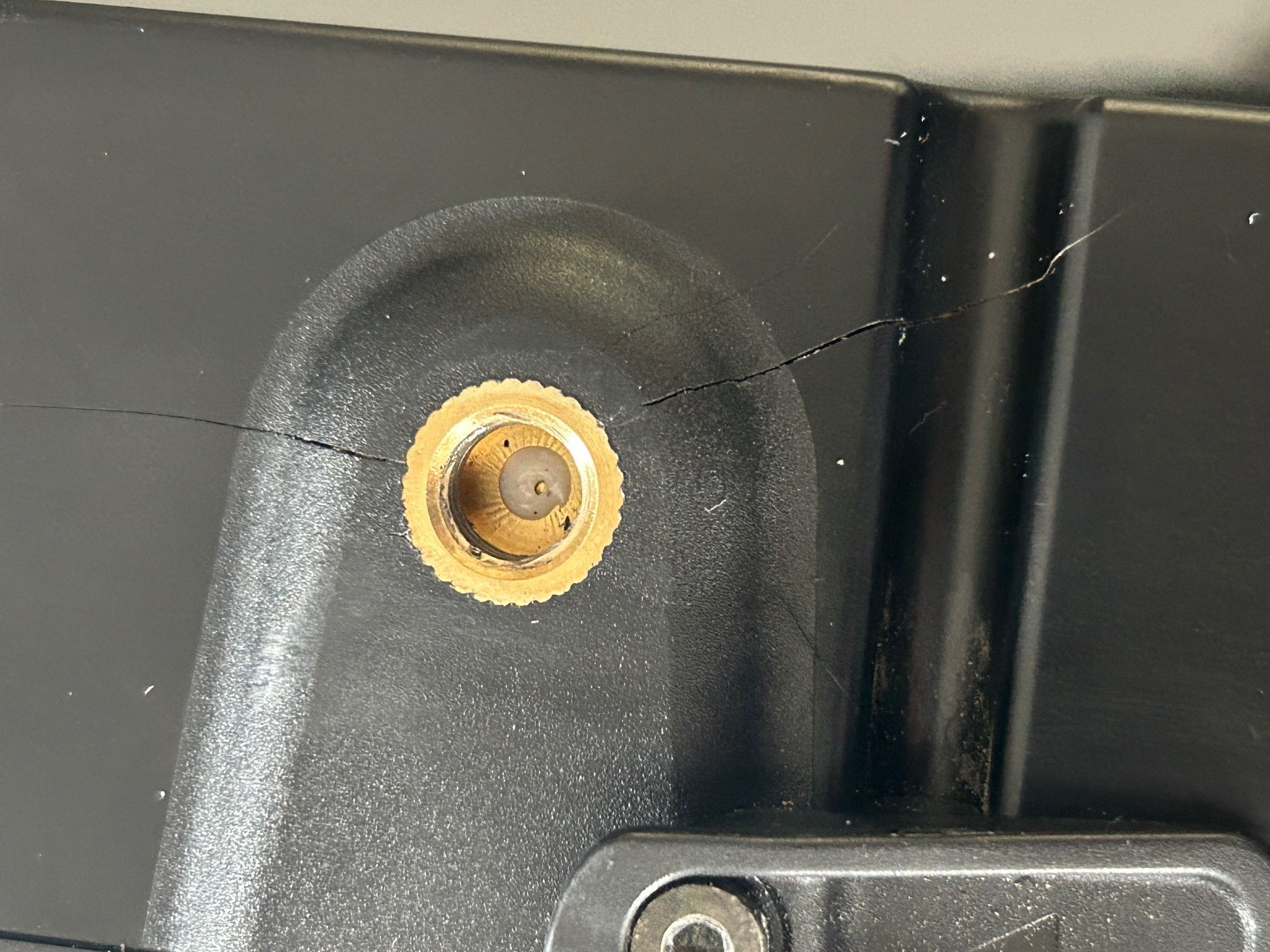 Risse im Akku 1.jpg