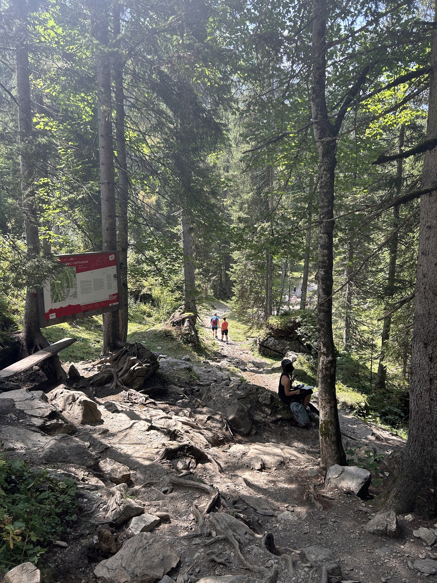 Stempelstation und Trail am Johannesfall verfremdet.jpg