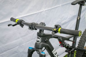 Magura-integrated-brake-lever-concept-concealed-master-cylinder-handlebar-Sea-Otter-2019-Biker...jpg