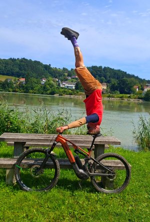 Bike-Kopfstand.jpg