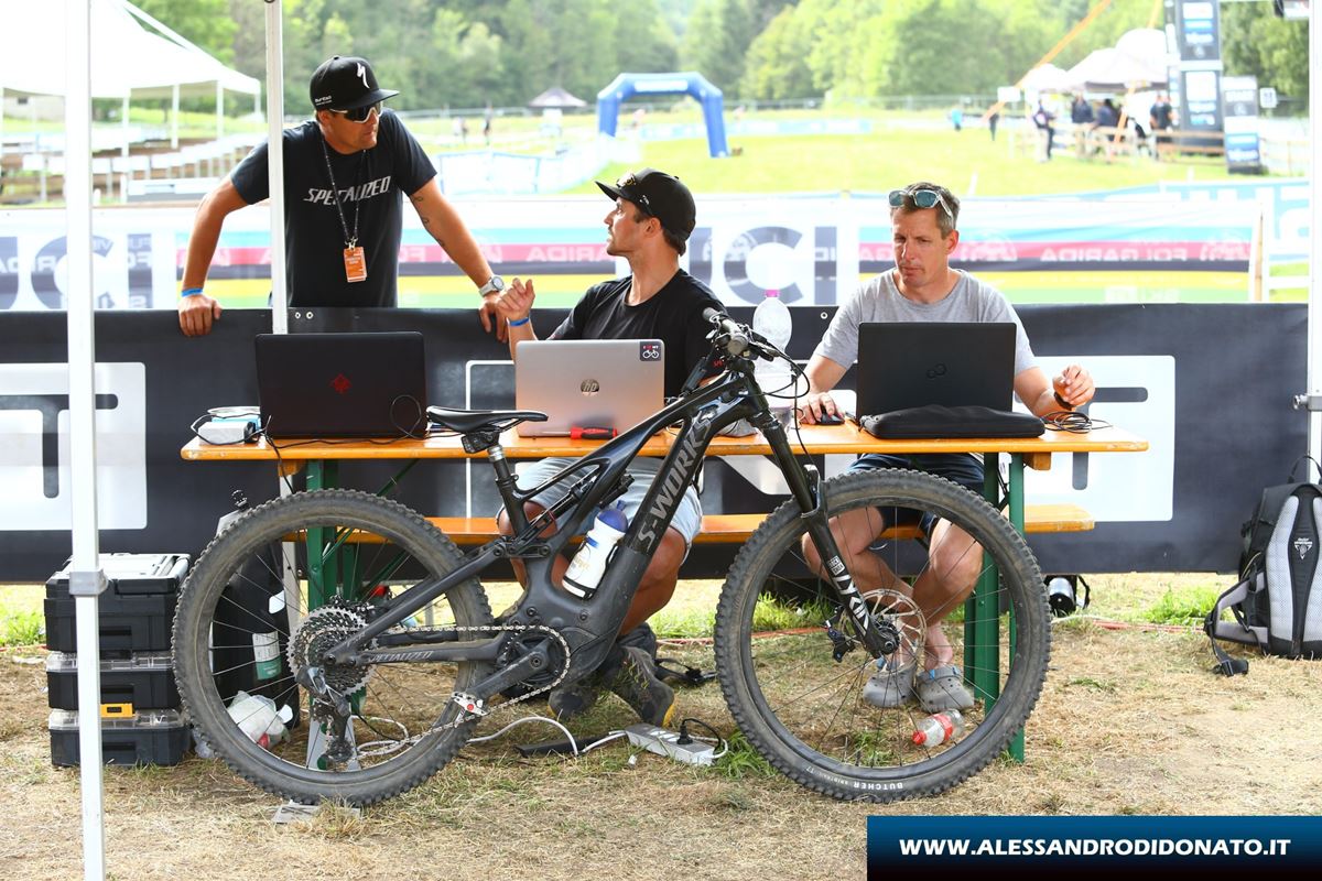 punzonatura_mondiale-emtb-women-valdisole%20(12).jpg