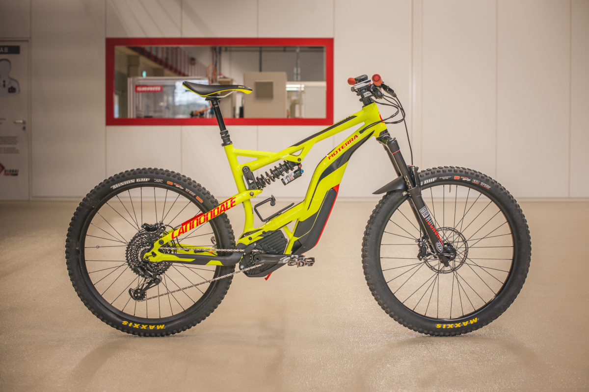 Elmar Keineke von SRAM präsentiert sein Cannondale Moterra LT – ein Hobel fürs Grobe