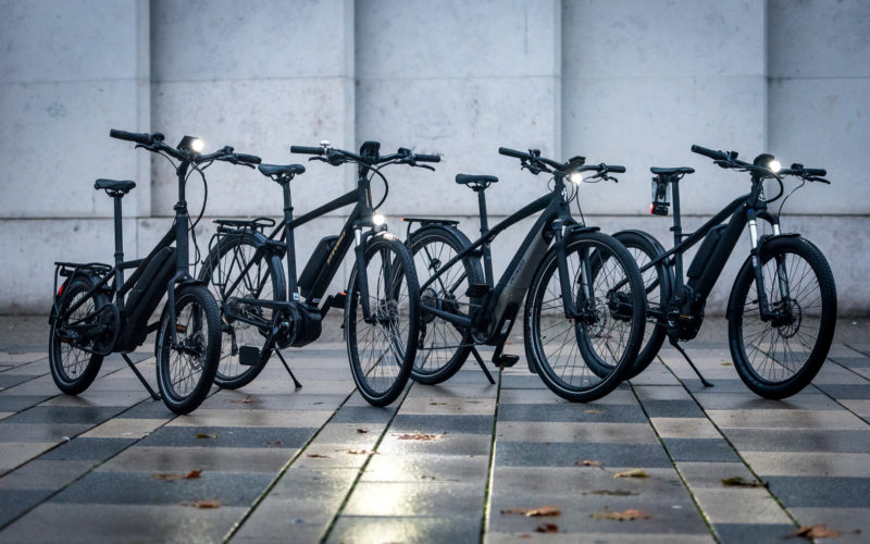 Das große Urban-Special: Sicher Pendeln – wir haben E-Bikes, Kleidung, Helme und Zubehör für euch ausprobiert