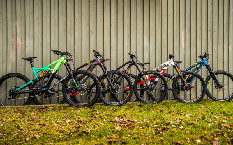 E-Freeride-Bikes im Test: Fünf langhubige Boliden für die harte Nummer