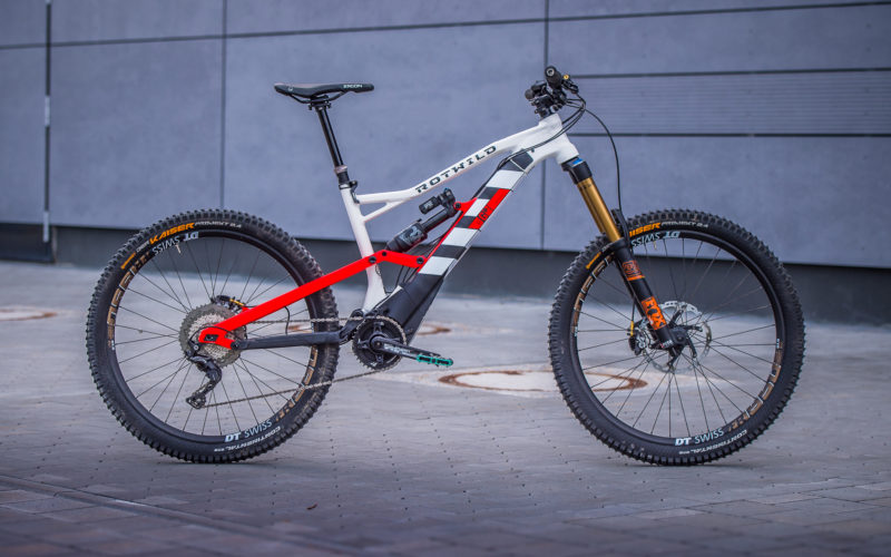 Rotwild R.G+ Ultra 36 im Test: Lang und flach – E-Freerider mit Downhill-Genen