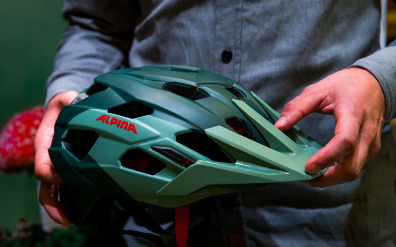 Eurobike 2018: Alpina stellt neuen Enduro-Helm und passende Brille vor
