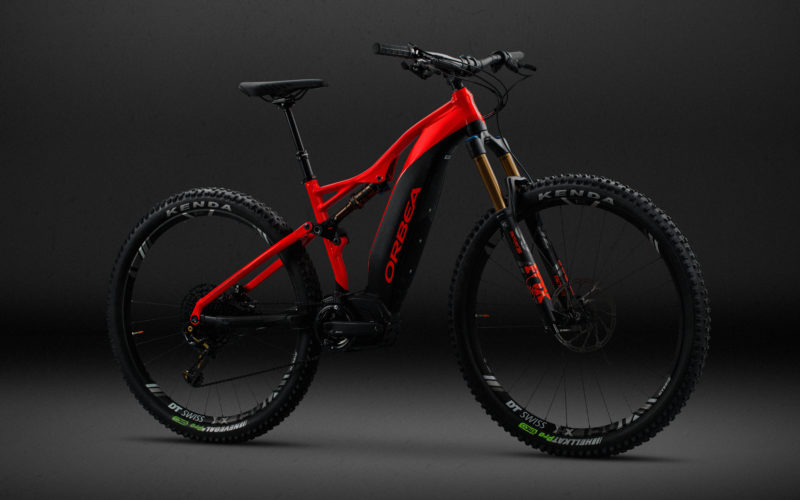 E-Trailbike mit 140 mm Federweg und Shimano Antrieb: Orbea Wild FS 2019
