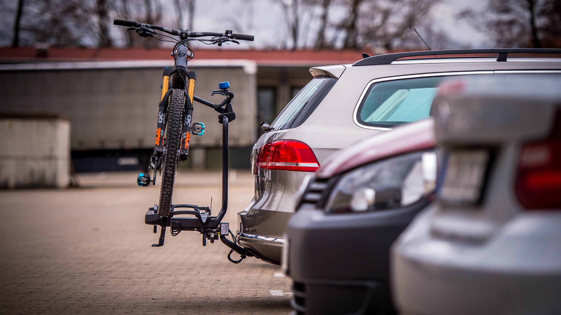 E-Bike transportieren mit dem Heckträger am Auto - das gilt es zu