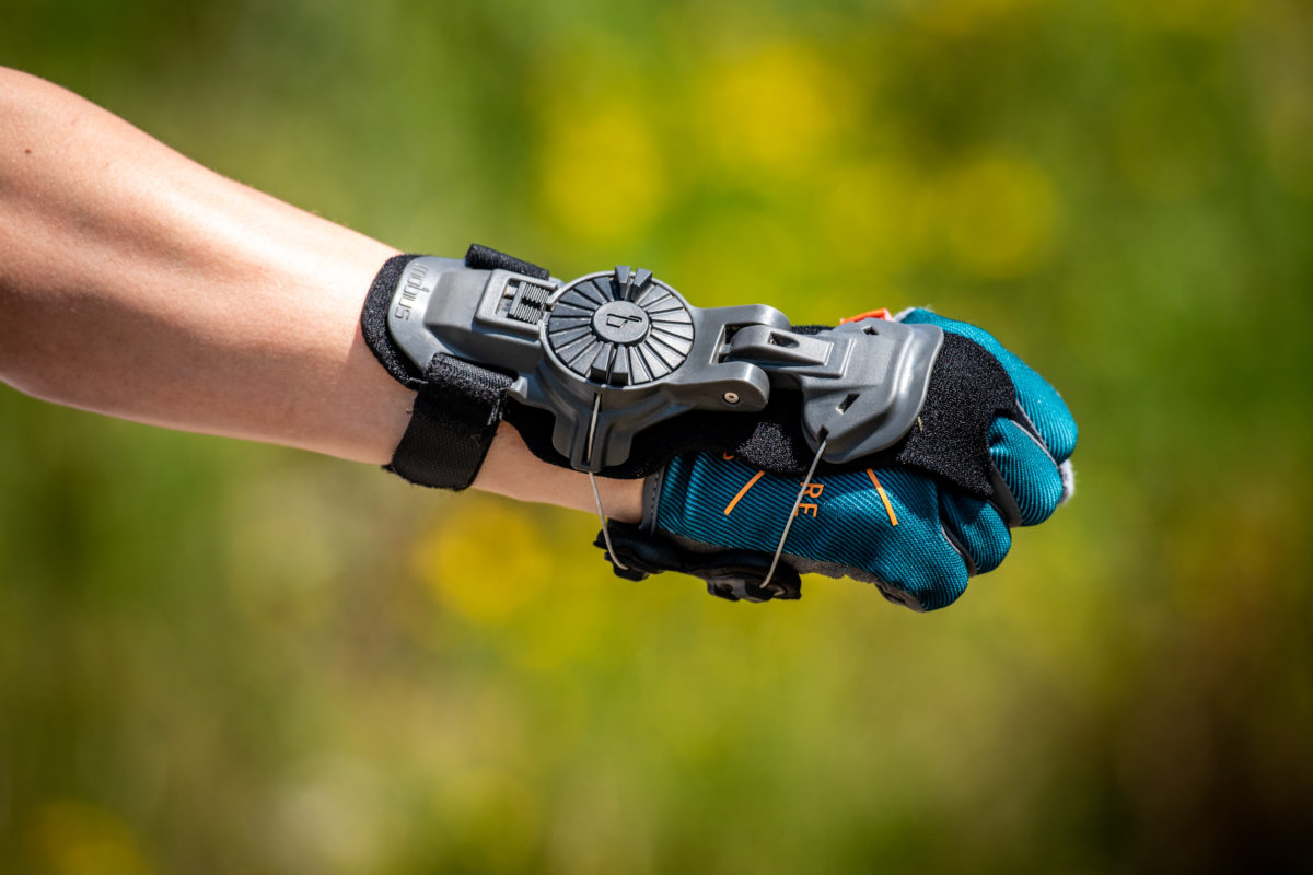 Mobius X8 Wrist Brace im Test: Futuristische Orthese fürs Handgelenk