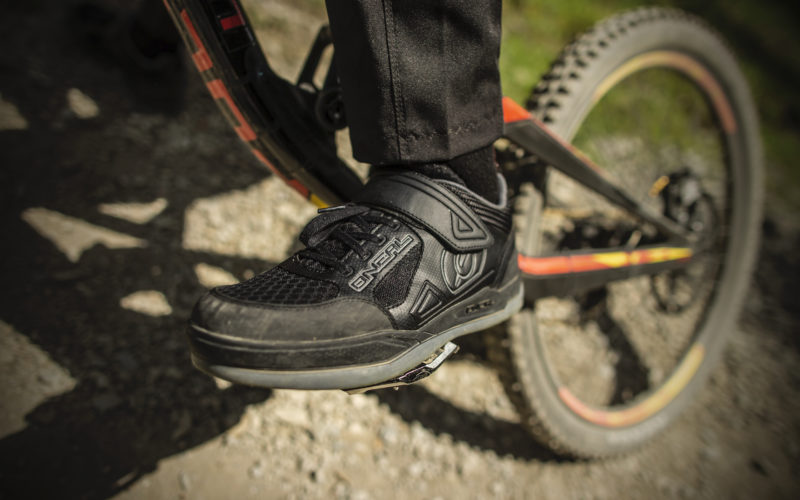 O’Neal Sender Flat Schuh: Neuheit mit Honey Rubber Super-Grip Sohle