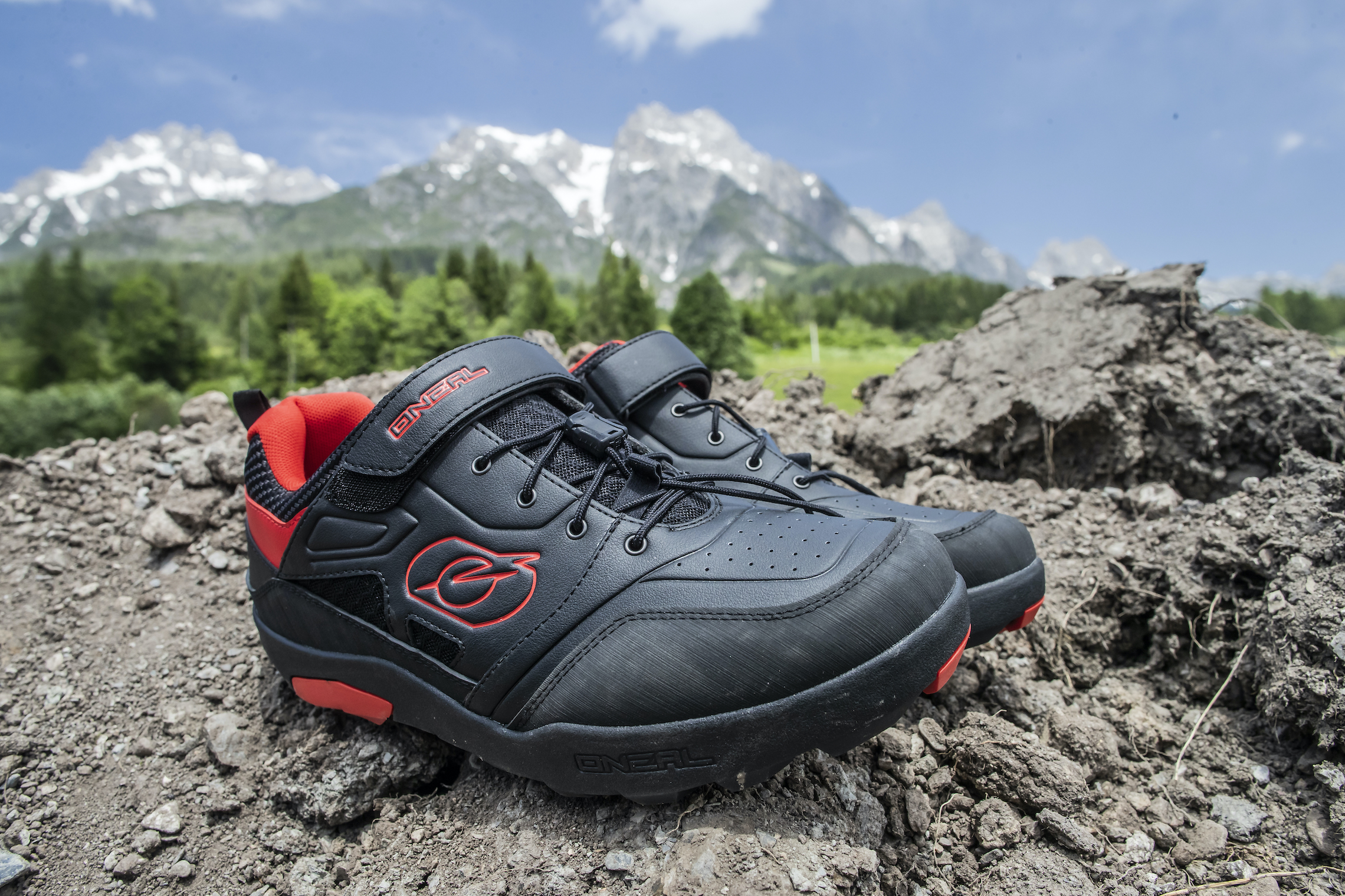 O’Neal Traverse: Neue Bike-Schuhe für Flat- & Klickpedale