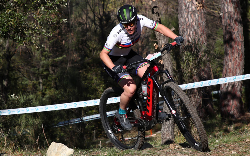 UCI E-MTB World Cup 2020: Nathalie Schneitter gewinnt in Monaco