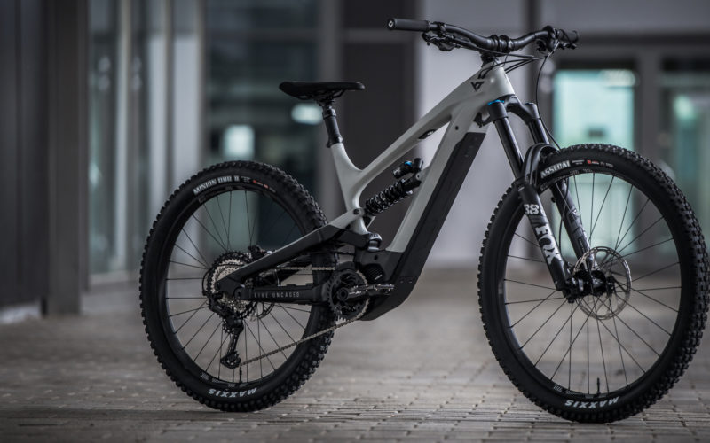 E-MTB-Neuheiten 2021 – YT Decoy Shred: Neue Farbe und mehr Gravity!