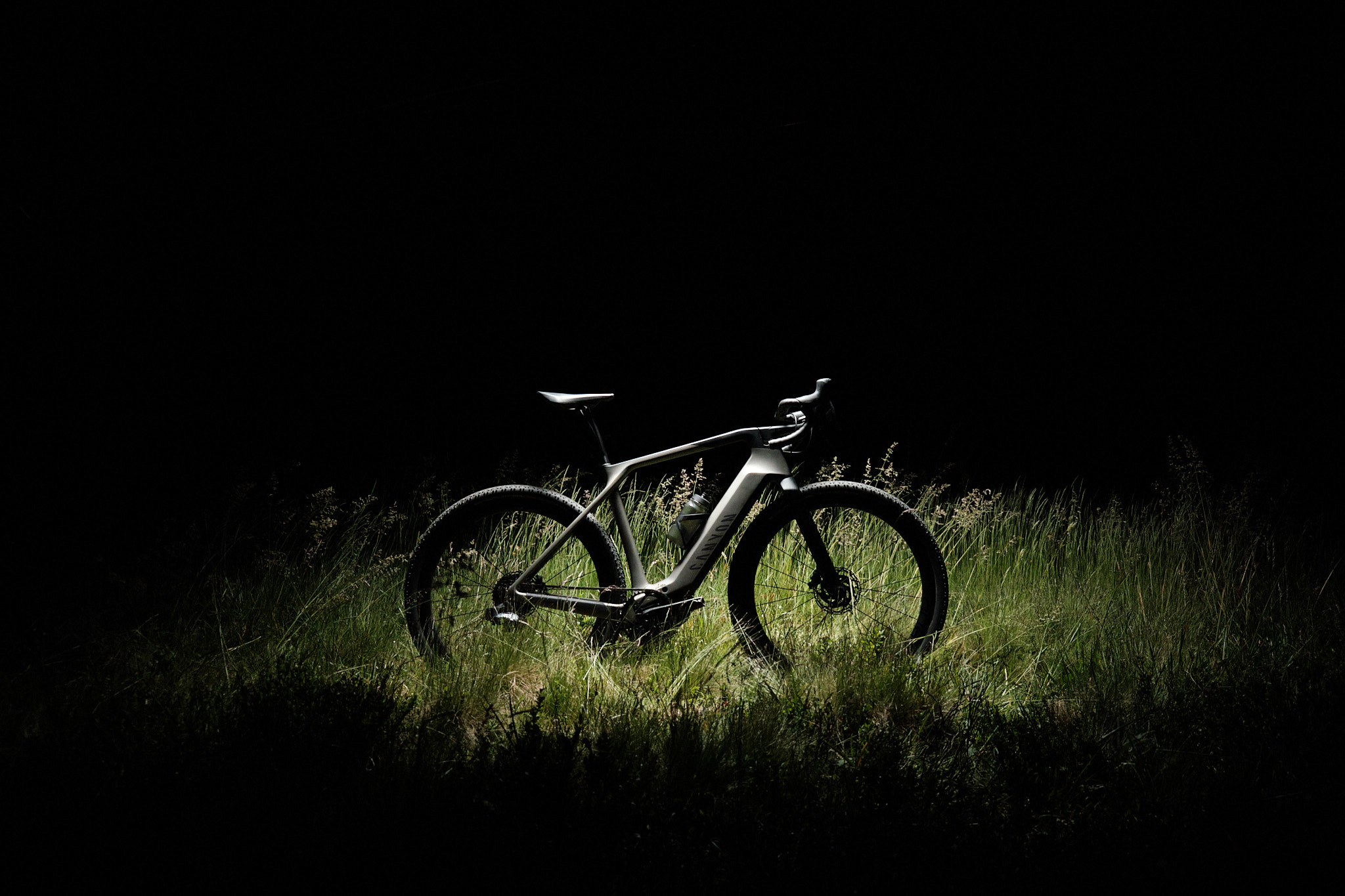 Canyon Grail:On 2021:  Neues E-Gravelbike ab 15,9 kg