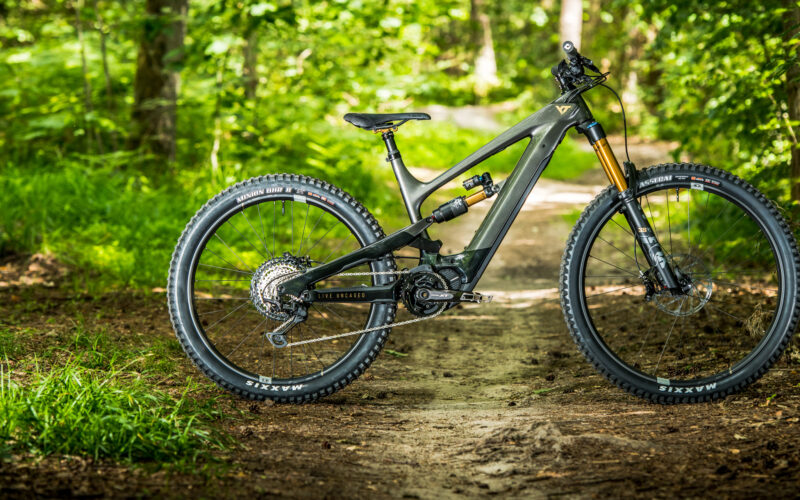 YT Decoy Elite im Test: Super-Enduro oder Elite-Sänfte?