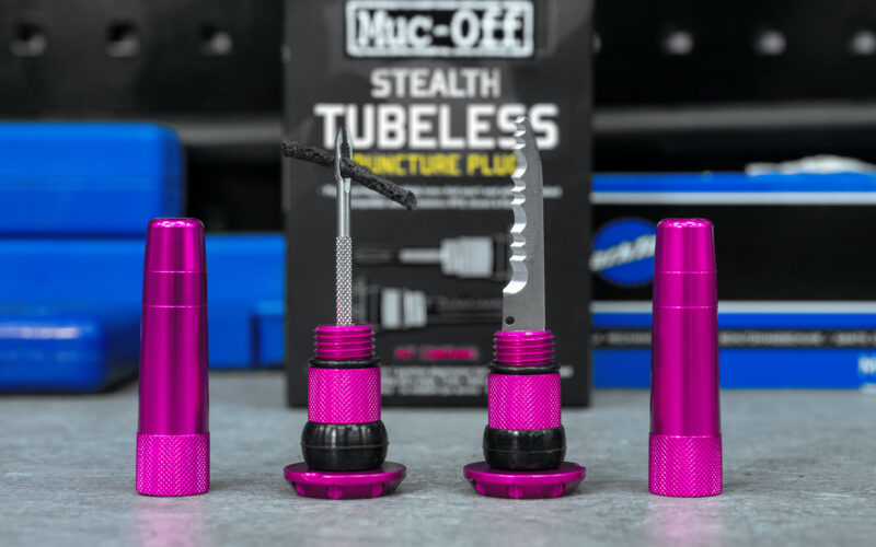 Muc-Off Stealth Tubeless Puncture Plug: Praktisches Schlauchlos-Flickzeug für den Lenker