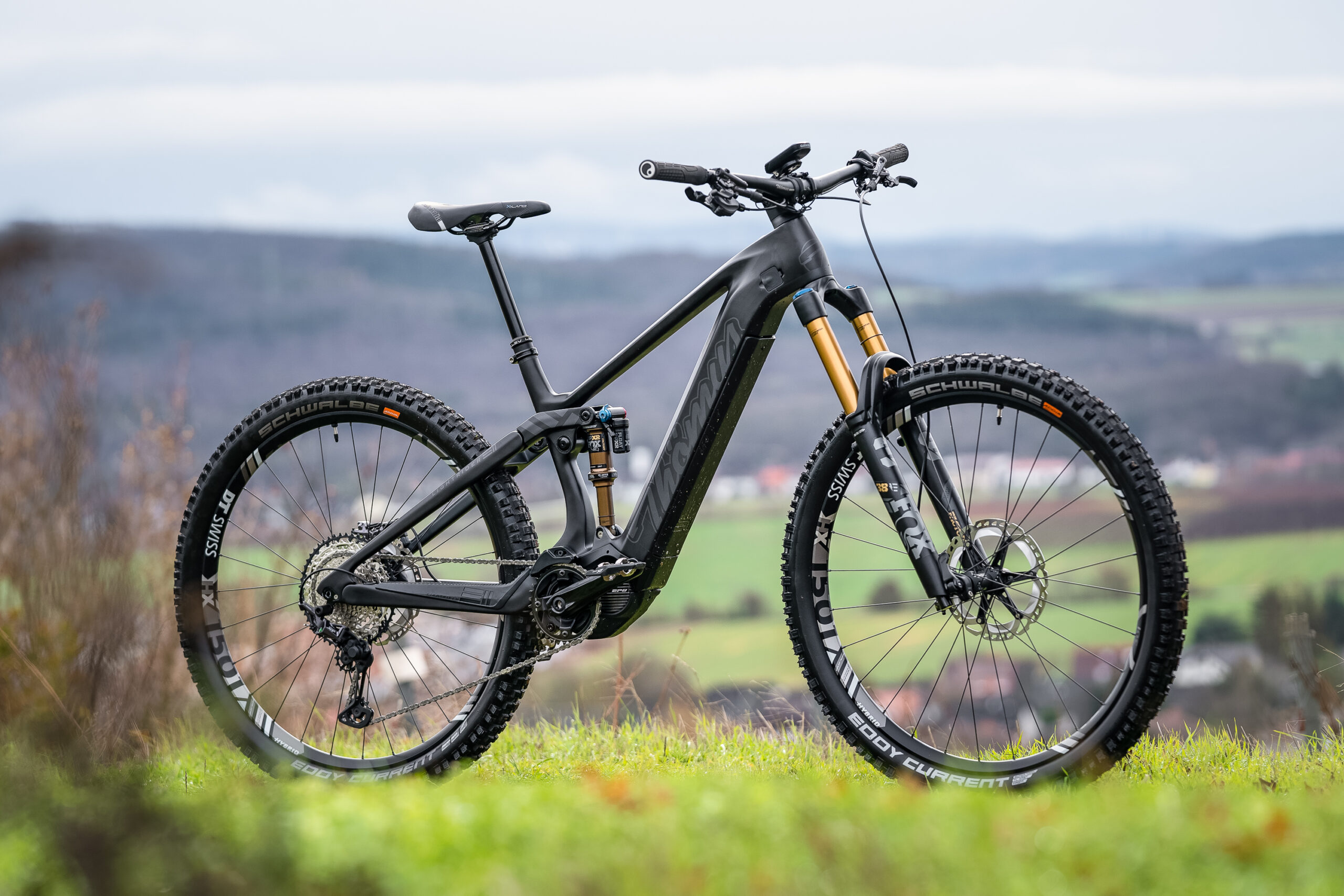 Thömus Lightrider E2 Pro im Test: Trail-Rakete mit Monster-Reichweite