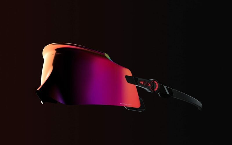Premiere – Oakley Kato: Sportbrille im Freiformdesign
