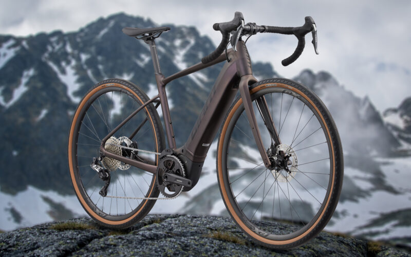 Giant Revolt E+ 2022: Innovatives E-Gravel-Bike mit modifizierten Shimano EP8