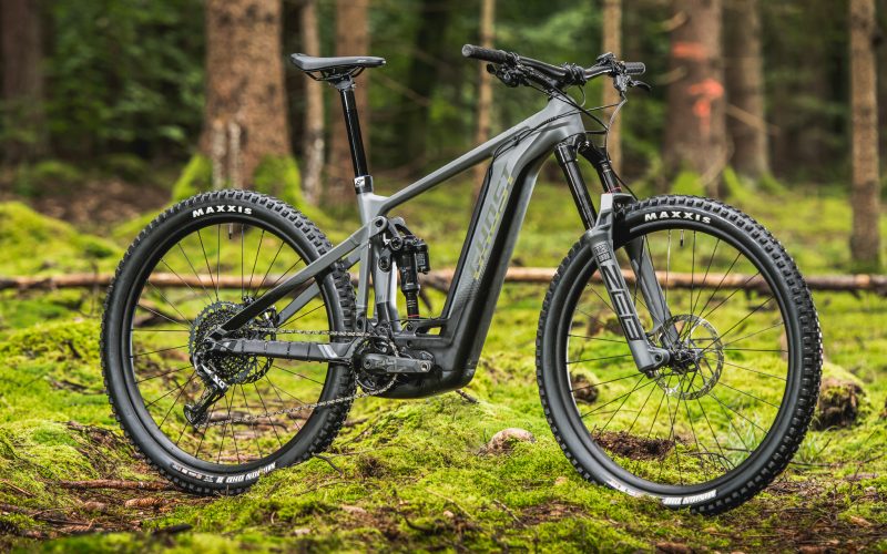 Ghost E-MTB Neuheiten 2022: Party on, Wayne! Neues E-Riot mit 750-Wh-Akku gesichtet!