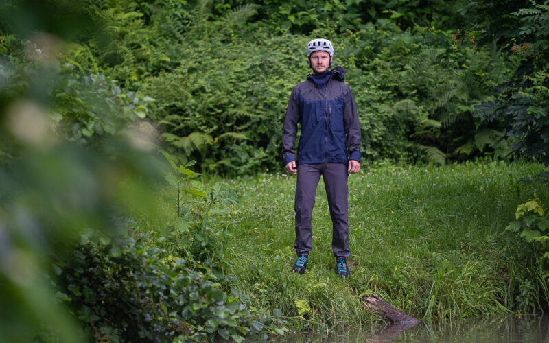 Decathlon Rockrider MTB All Mountain Jacke & Hose im Test: Gut muss nicht teuer sein