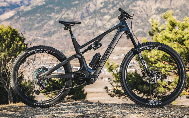 Canyon Spectral:ON CFR 2022 Test: Das beste E-MTB mit 900-Wh-Akku?