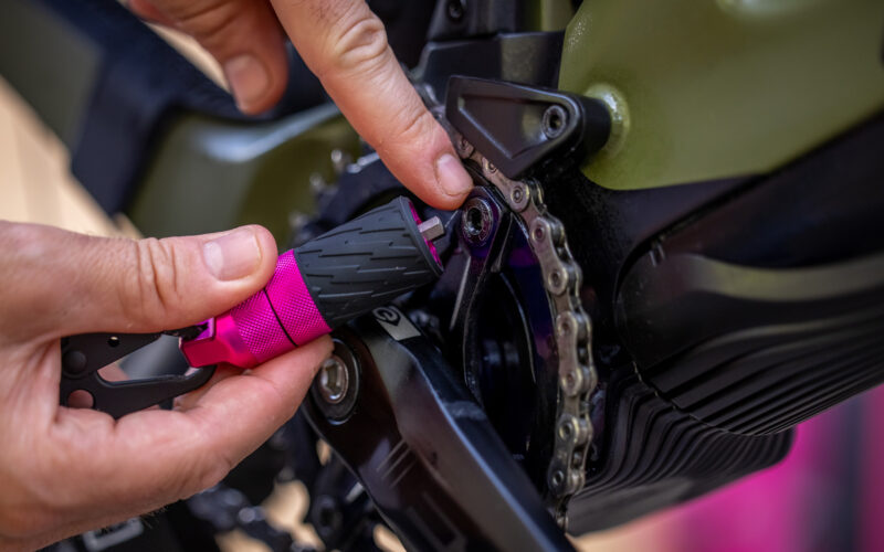 Kettenpflege am E-Bike leicht gemacht: Das Muc-Off E-Bike Drivetrain Tool