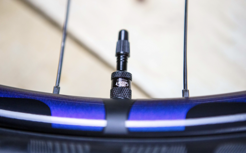 e*thirteen Quick Fill Plasma Valve: Einfaches und sauberes Befüllen eures Tubeless-Setups