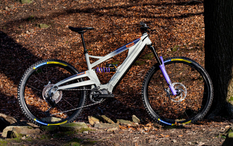 Neues E-MTB Orange Phase MX 2022: British Speed Metal!