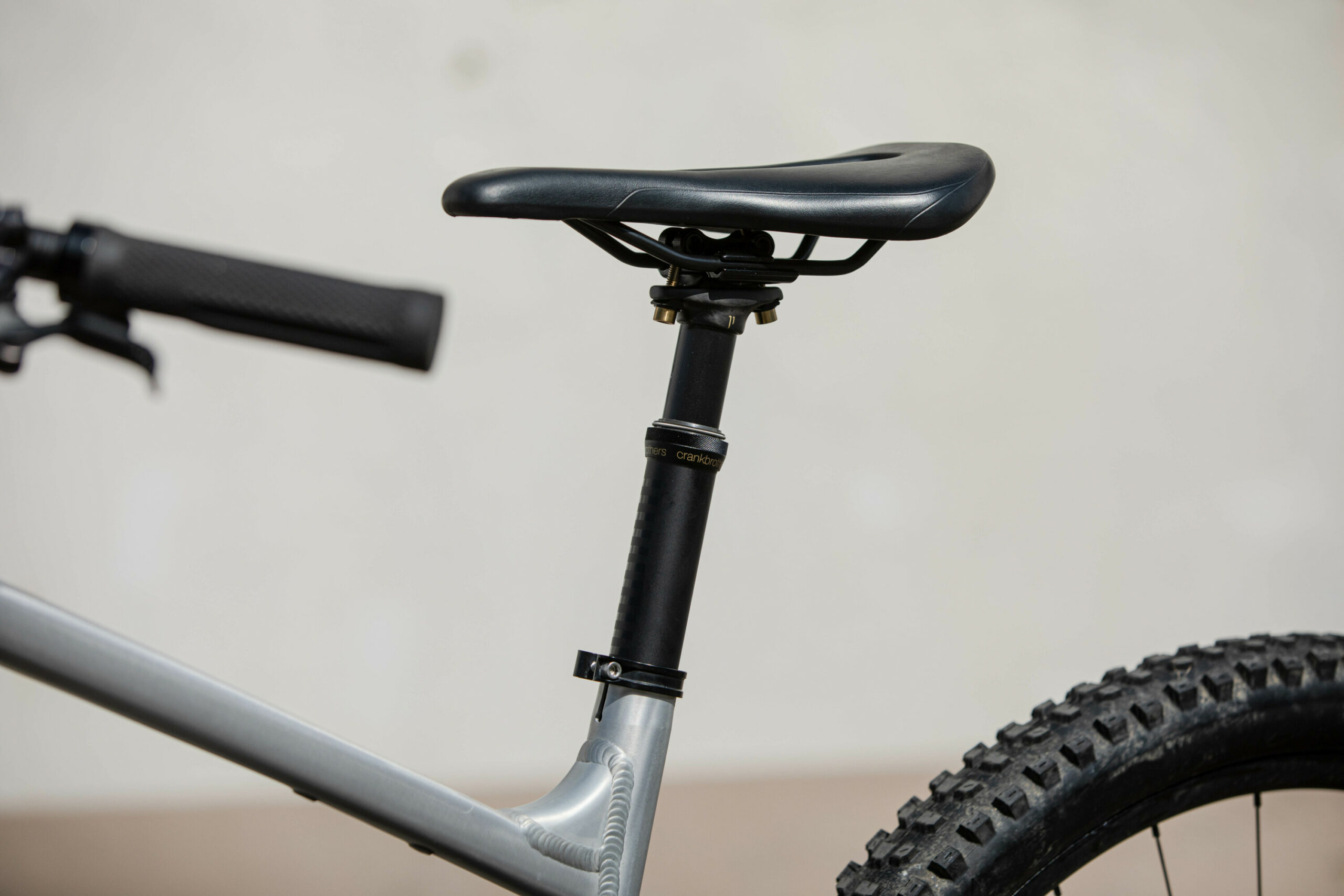 Neue Crankbrothers Highline 11: Extraleichte Vario-Sattelstütze mit viel Carbon