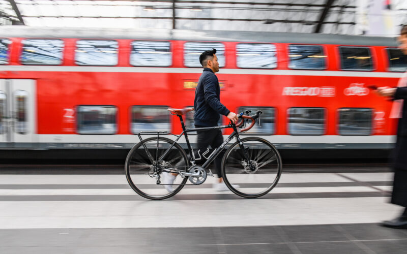 Mit dem 9-Euro-Ticket auf den Trail: So geht die Fahrradmitnahme mit Bus & Bahn
