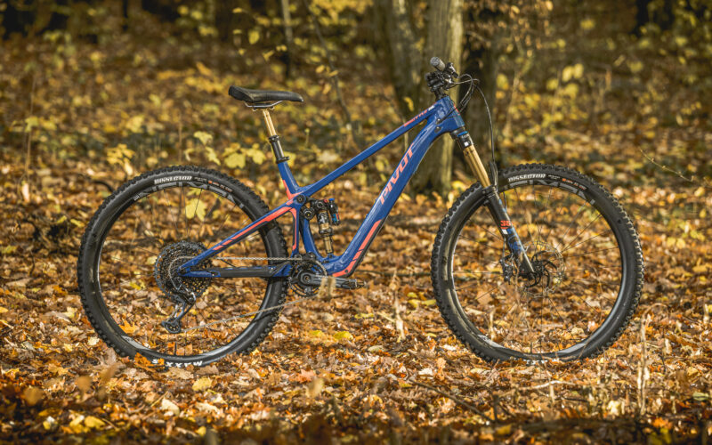 Pivot Shuttle SL Pro im Test: Agiles Light-E-MTB mit Fazua Ride 60 für flowige Trails