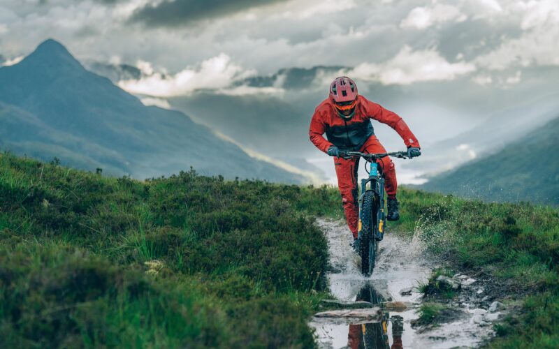 Leatt HydraDri-Kollektion: MTB-Ausrüstung für schlechtes Wetter