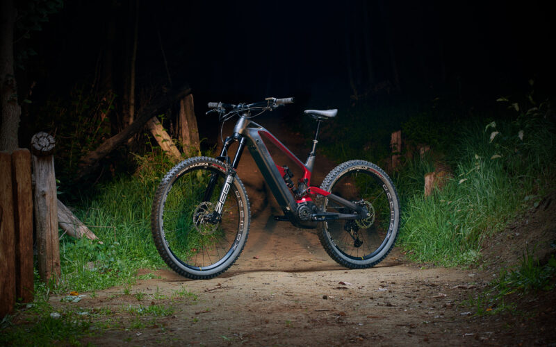 Neues E-Enduro Olympia Hammer: Hör mal, wer da hämmert.