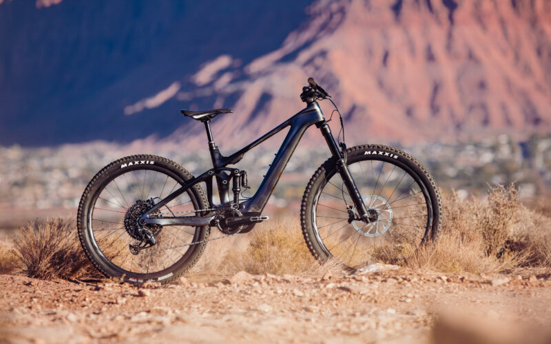 Liv Intrigue X Advanced E+ Elite 2023: Leichtes Performance-E-MTB für Frauen