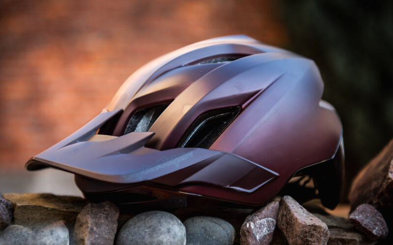 Troy Lee Designs Flowline SE MTB-Helm im Test: Understatement mit vielen Features
