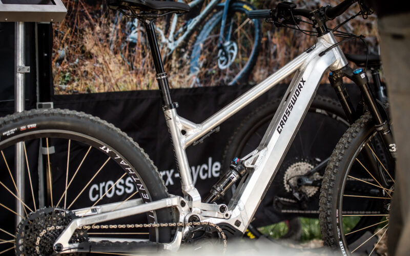 Prototyp gesichtet: Kommt das erste E-MTB von Crossworx?