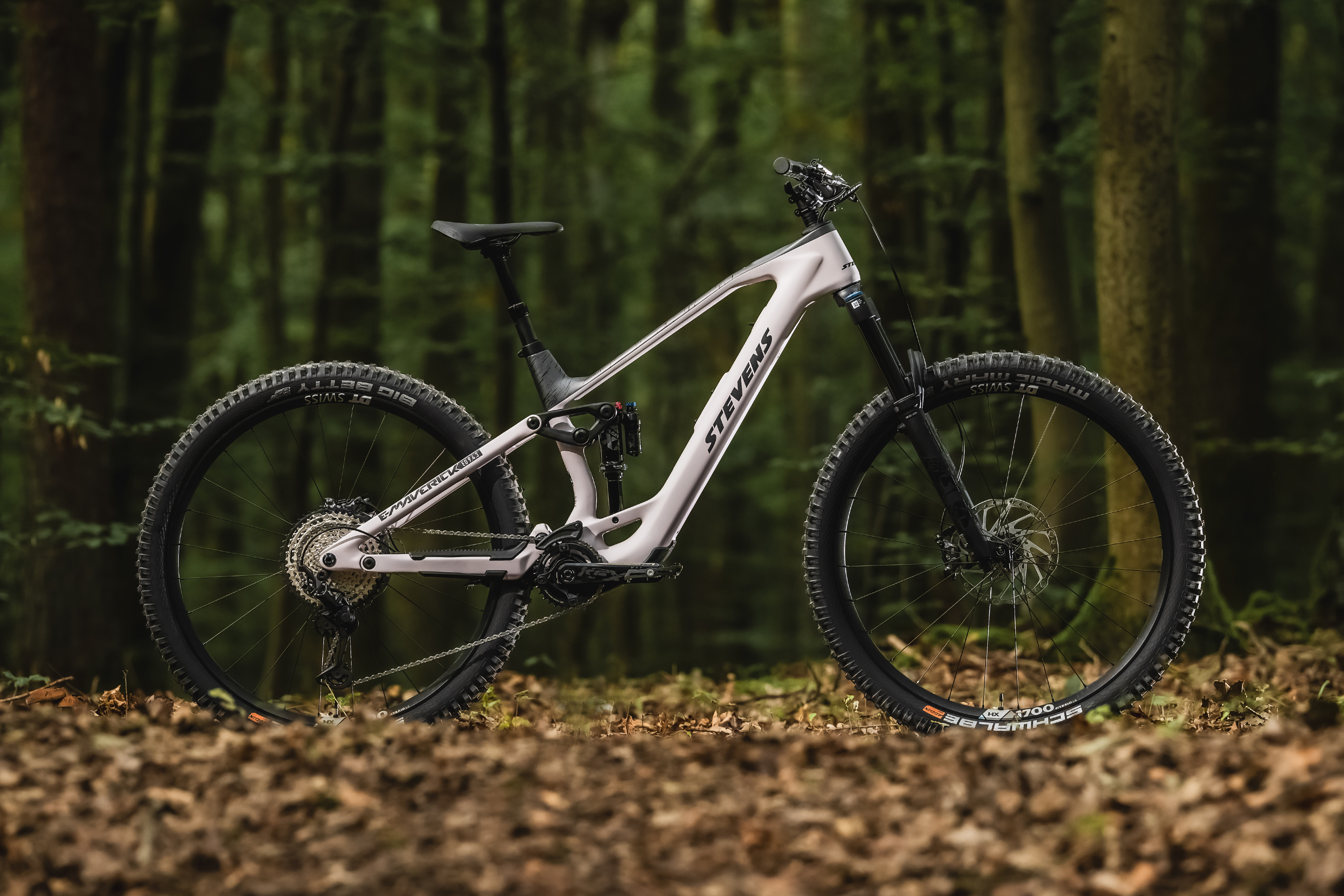 Stevens E-Maverick Light-E-MTB 2024 – Test: Würde Tom Cruise dieses E-Bike fahren?