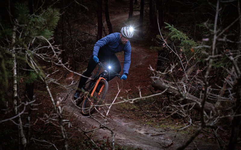 Sicher durch die Nacht: Alles, was du über Fahrradbeleuchtung wissen musst!