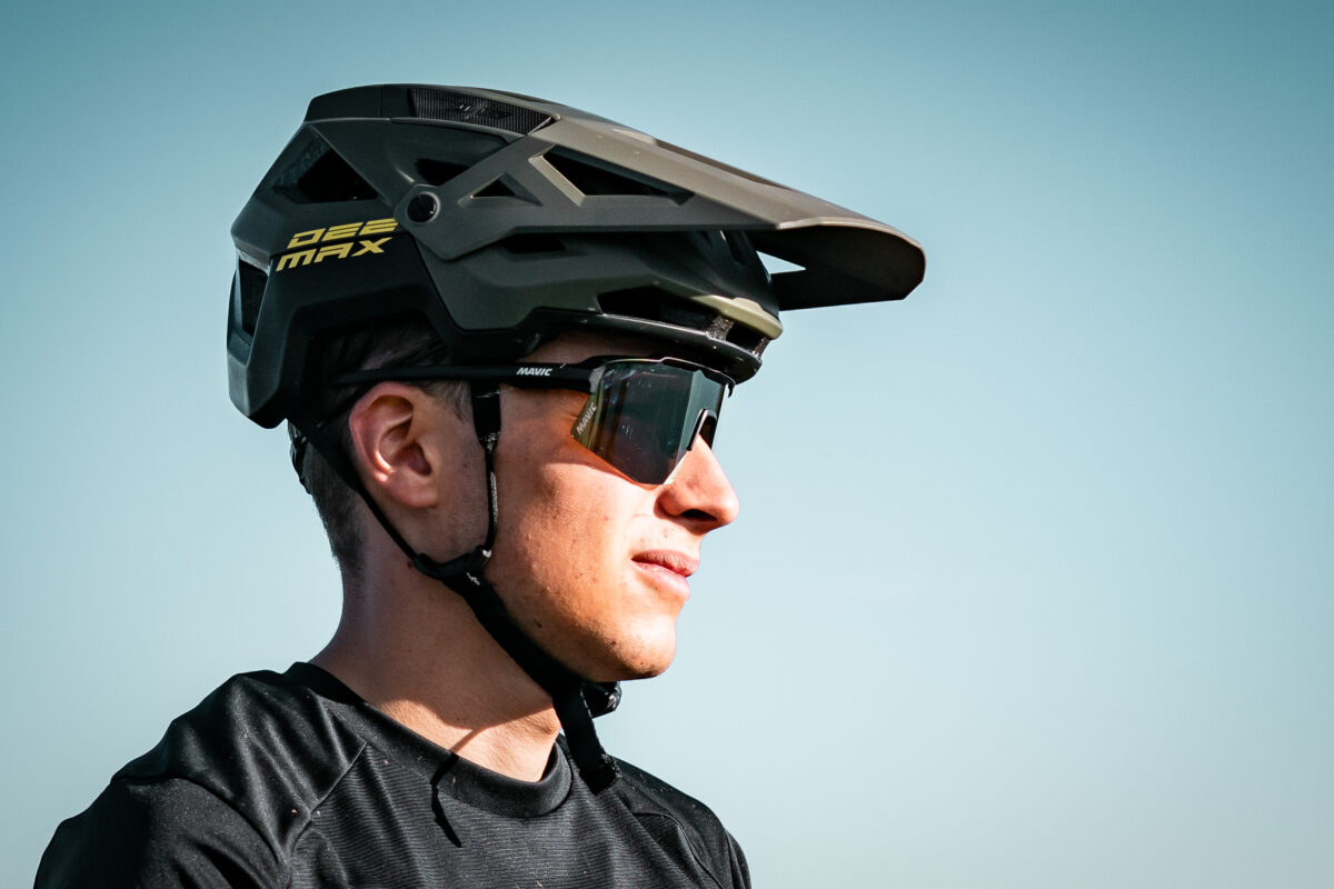 Mavic Deemax Mips MTB Helm: Martialische Halbschale mit Fidlock