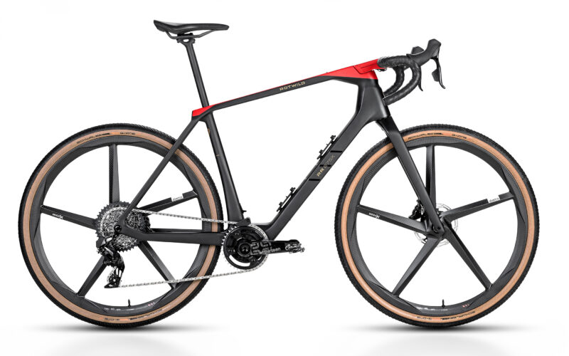 Neues Rotwild R.R275 X E-Gravel Bike: Der rote Bulle mit TQ-Motor