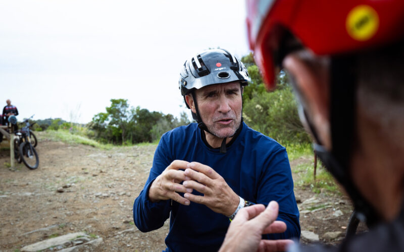 Stéphane Peterhansel im Interview: Paris-Dakar-Training mit dem Thok E-Bike