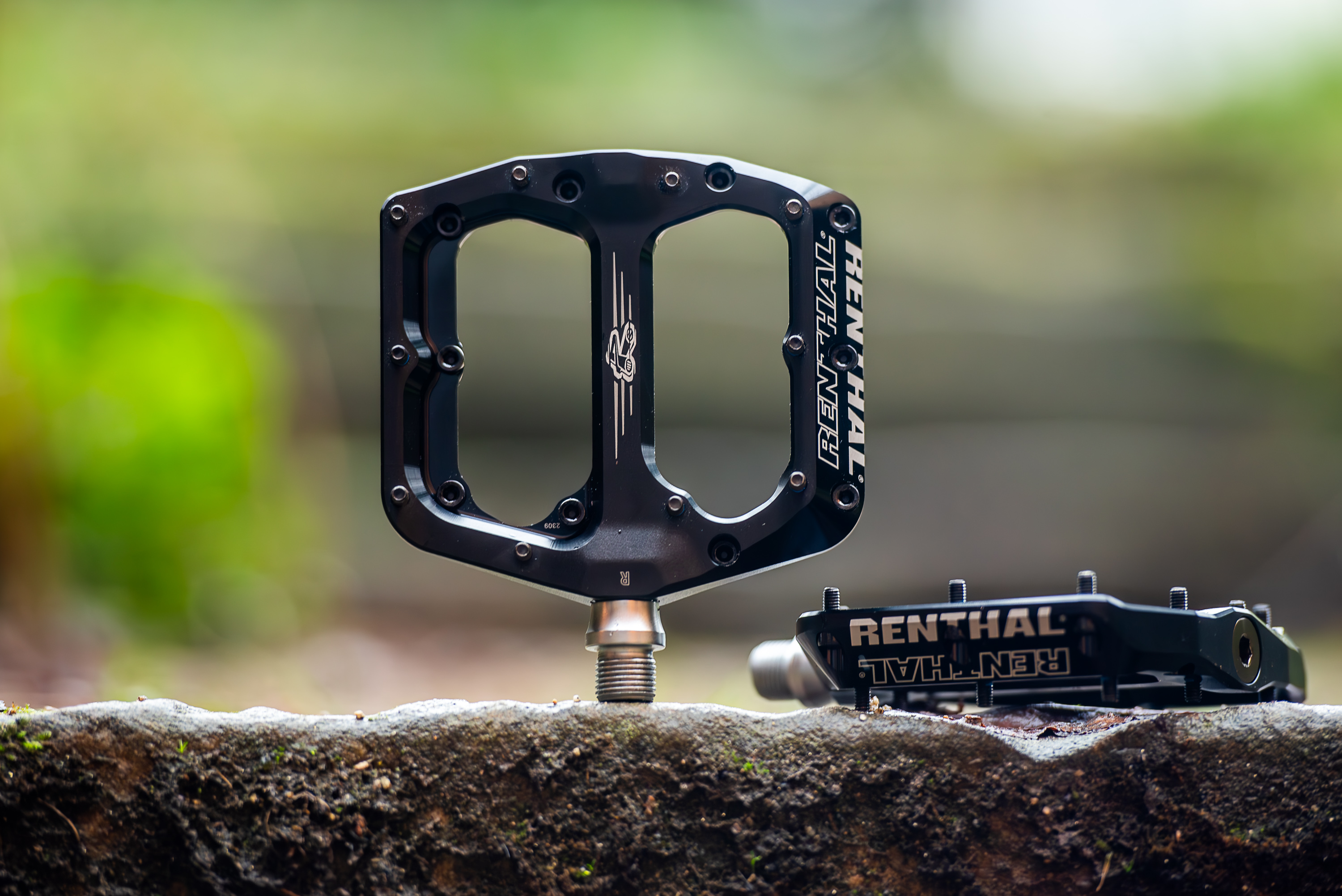 Renthal Revo-F Flatpedal im Test: Don’t be gentle to a Rent(h)al