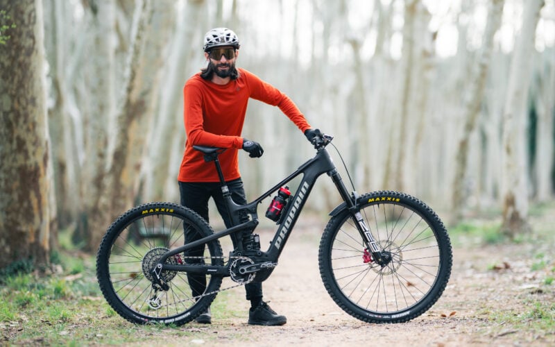 Favorit der EDR-E jetzt auf Propain – Fotostory: Yannick Pontal zeigt sein E-Bike für die neue Saison